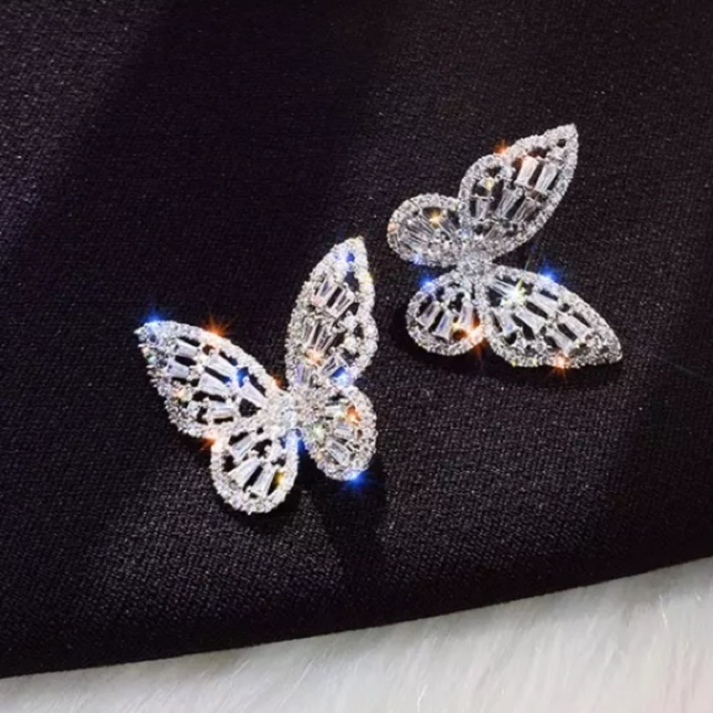 NEW 18K white gold plated butterfly earrings - Picture 2 of 5